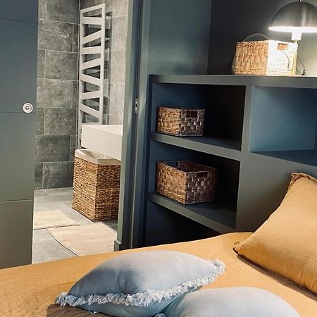 Chambre Dans Maison De Ville Avec Piscine Et Garage En Centre Ville モンペリエ エクステリア 写真